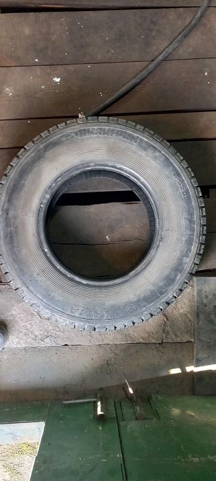 Продам  шины 235×75 r15