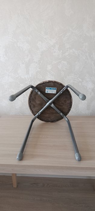 Продам комплект стол и 4 стула Калинка