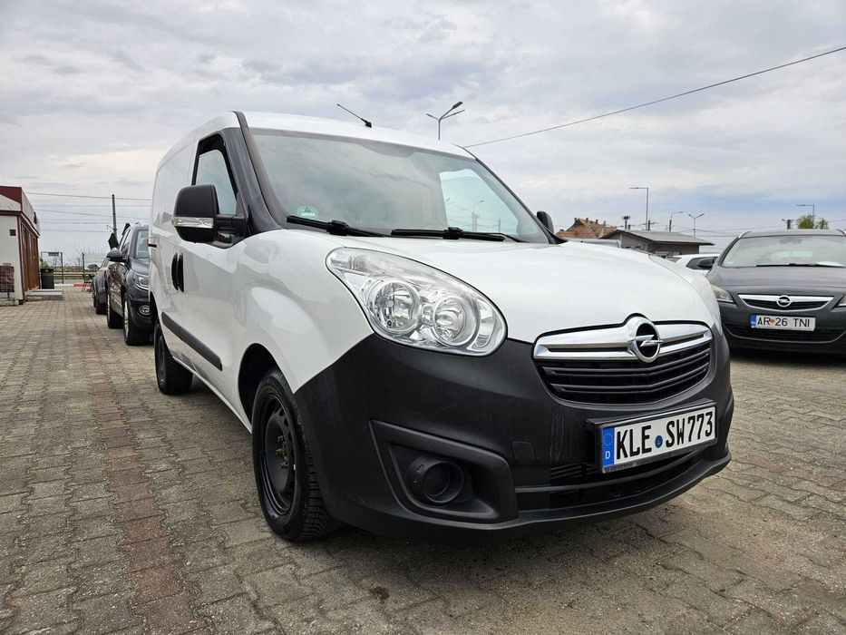 Opel Combo an 2013 1.3CDTI  188.000 KM 100% REALI Climă Geamuri electrice Oglinzi electrice Unic Proprietar Germania stare foarte bună