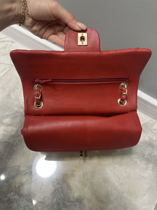 Chanel червена чанта