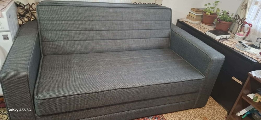 Продавам Диван 140х200 см