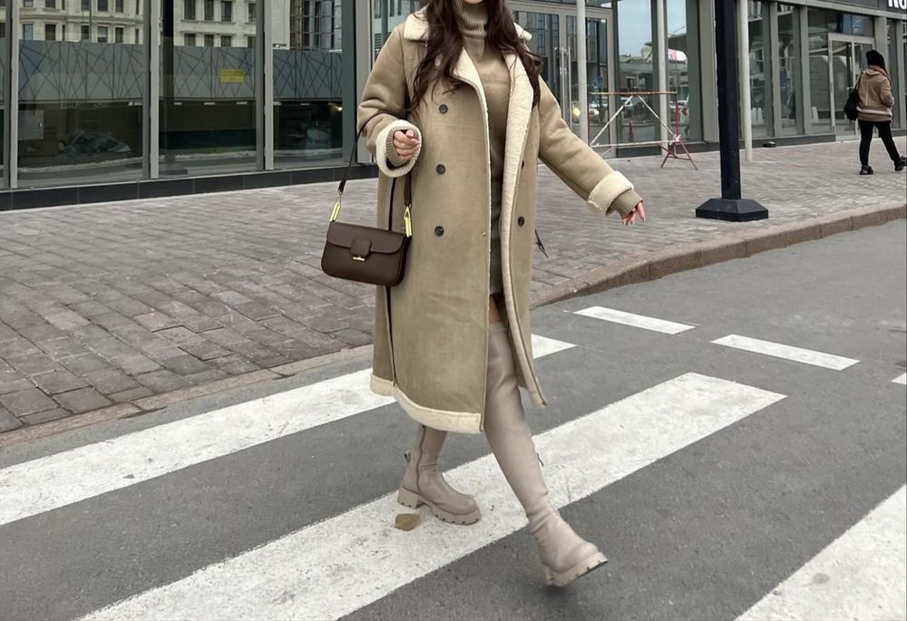 Продам ботфорты бежевые