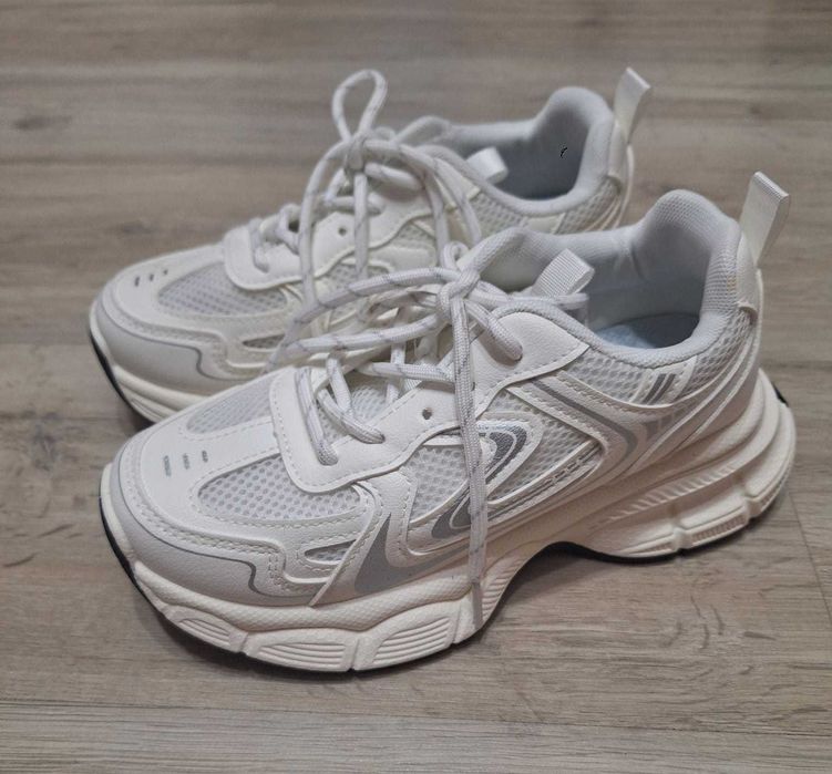 Кроссовки удобные