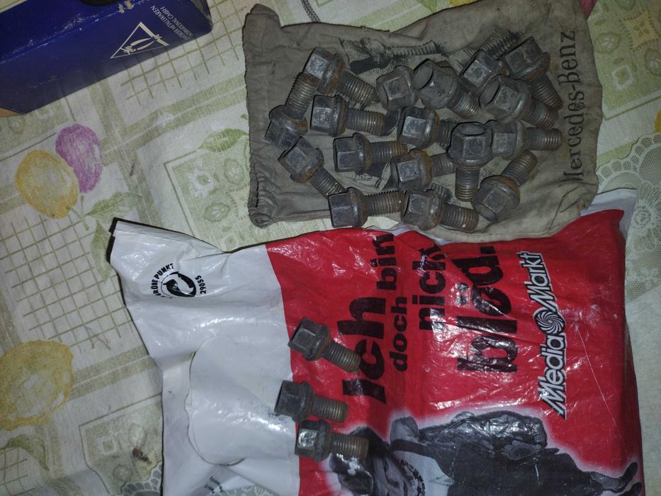 Детали подвески на Мерседес