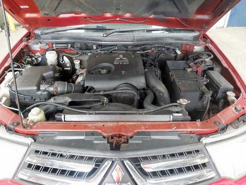 Dezmembrez Mitsubishi L200 2.5 Diesel 2014