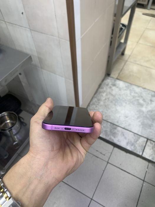 Айфон 16 на 128 гб 90 емкость