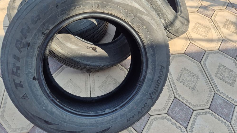 Продаю летние шины б/у 215/65R16