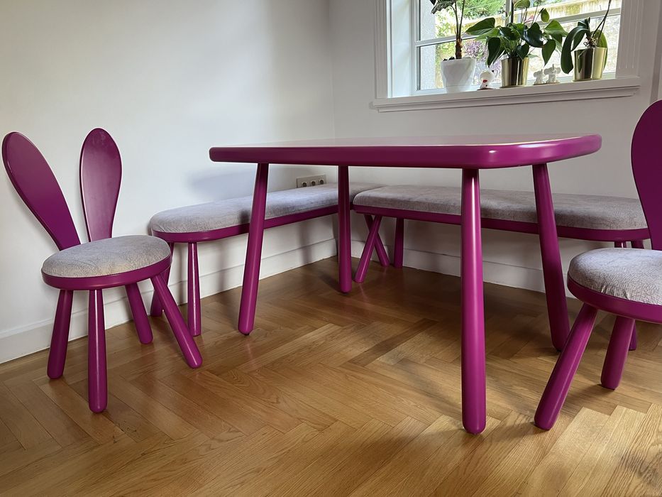 Set masă și scaune copii plus două banchete