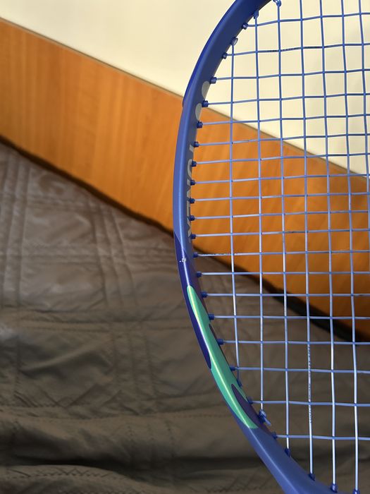 Тенис ракета Yonex Ezone 100 2025/26 + Luxilon Savage нов
