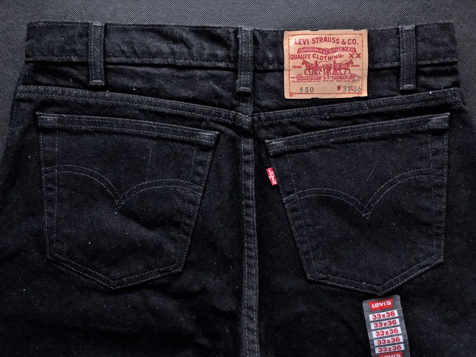 VINTAGE 1992 Made in Canada LEVI'S® 550™XX Tapered Cut Jeans — W33 L36