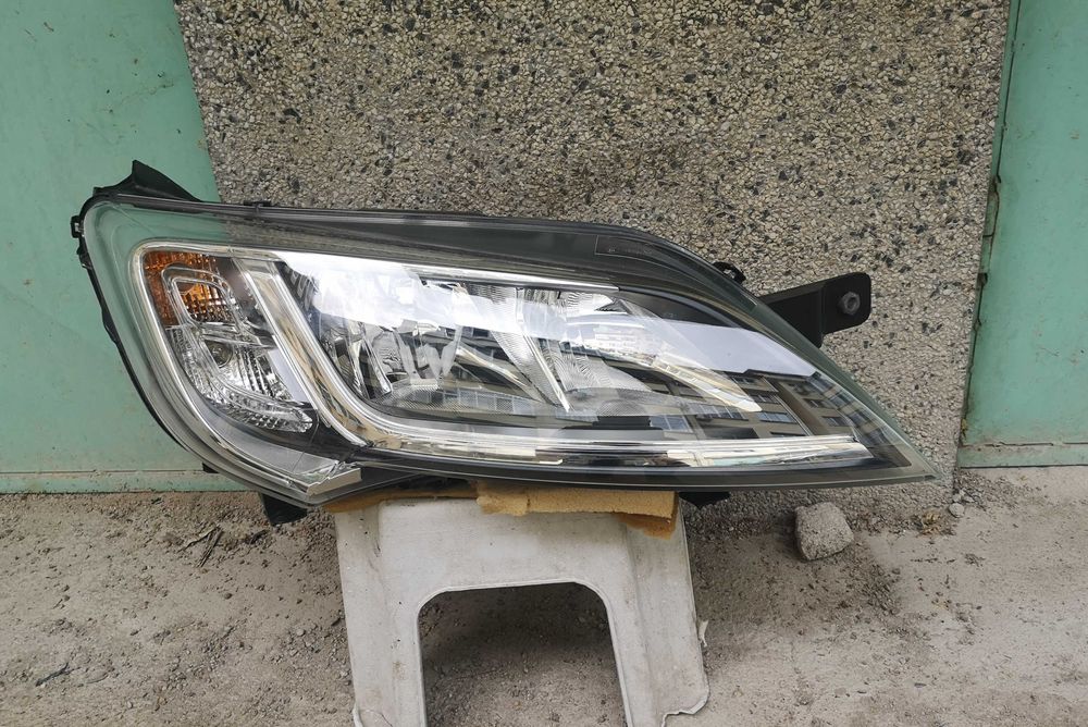 Оригинални Ляв Десен  фар Ситроен Citroen Jumper Fiat Ducato