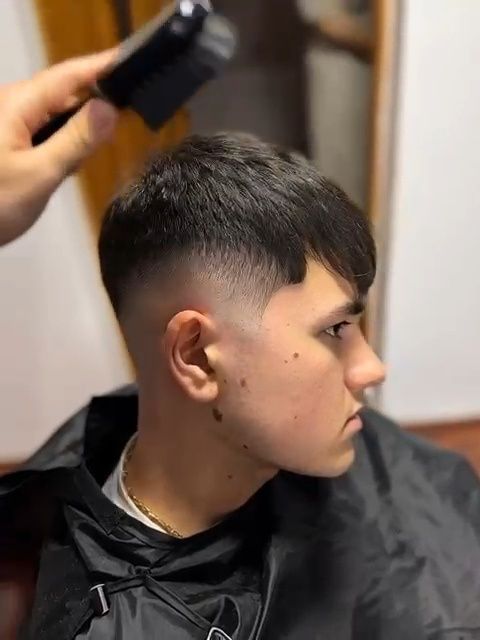 Frizer la Domiciliu București & Ilfov | Tuns și Barbă Acasă | ShortCut Barber