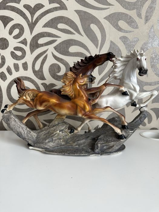 Сувенеры всё по 1000 тг