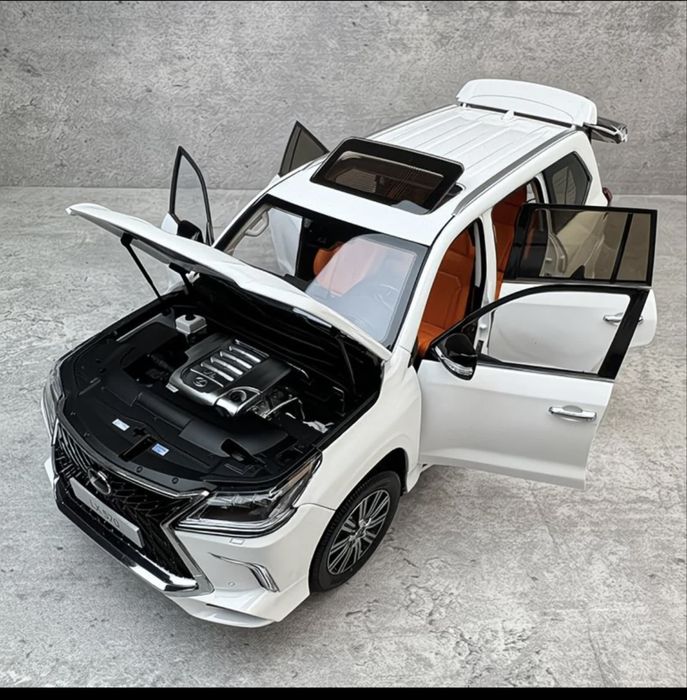 1/18 моделька lexus lx 570