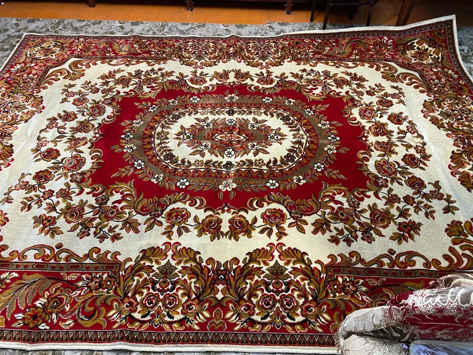 Шерстяной ковёр почти новое