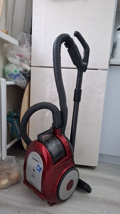 Срочно продам пылесос