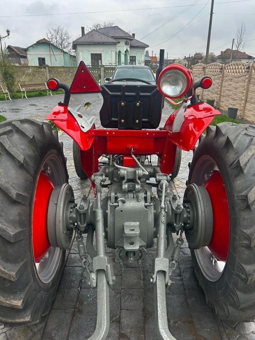 Tractor massey ferguson 35