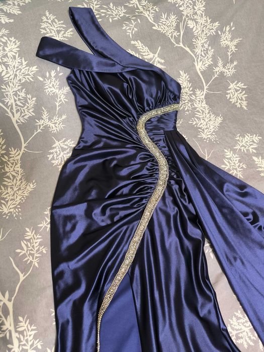 Абитуриентска рокля