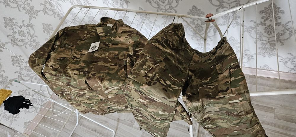 Продам форму и обувь срочно