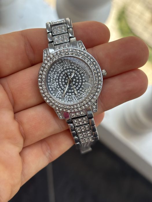 Часовник дамски ново