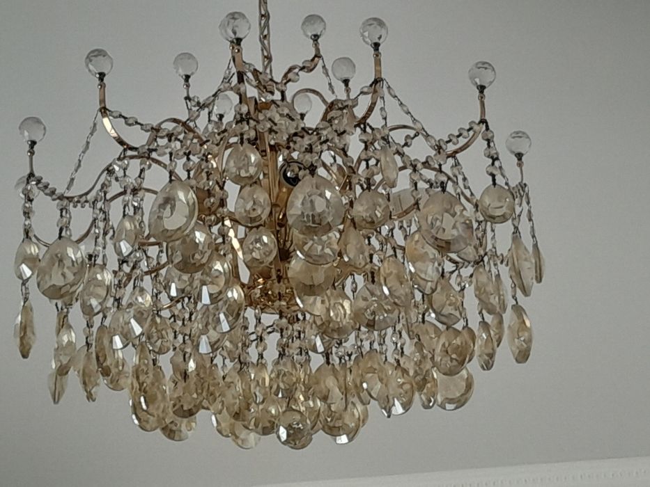 Продаётся люстра в отличном состоянии