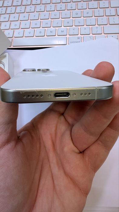 Apple iPhone 15 Pro 128GB - White Titanium