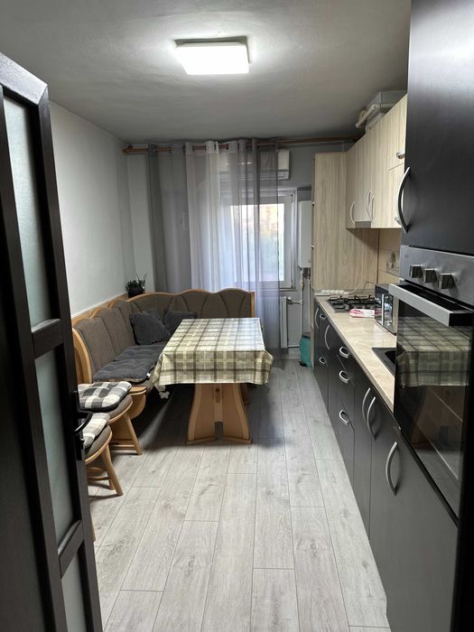 De închiriat apartament 4 camere decomandat – Medgidia