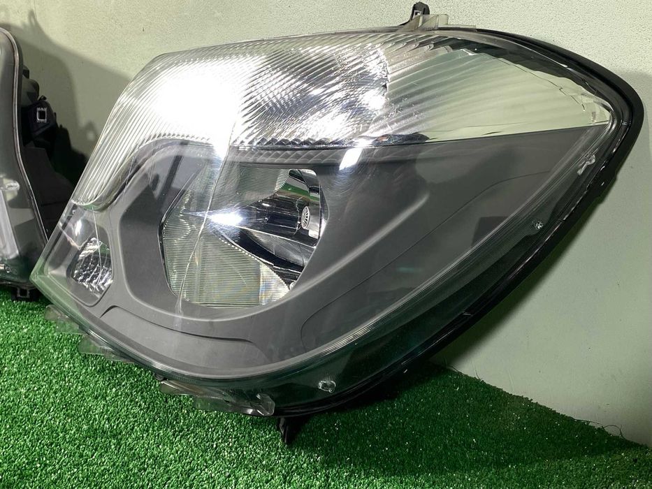 фар фарове ляв десен Marecedes Sprinter 2013-2018г. #1041V #1042V