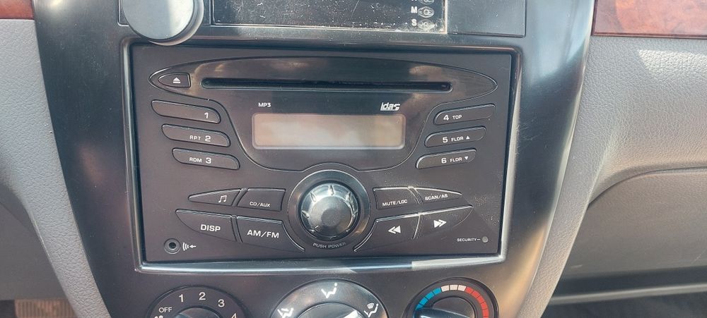 Lasetti mangtafon sotiladii holati źor bulutiz fleshka  oʻqiydi