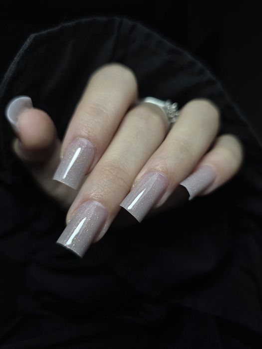 Unghii cu gel si oja semi