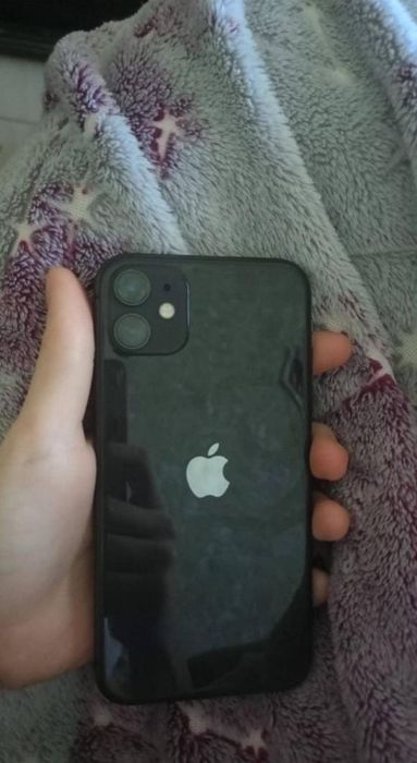 Продам айфон 11 64 гб