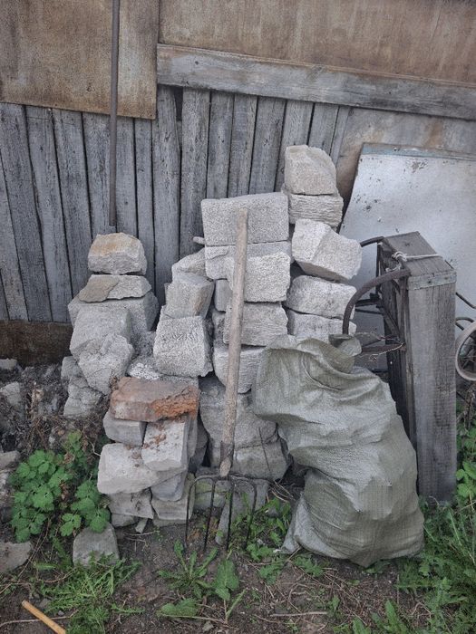 Продам кирпичи за 3000