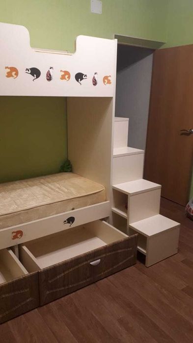 Продам Двухуровневый детский спальный уголок