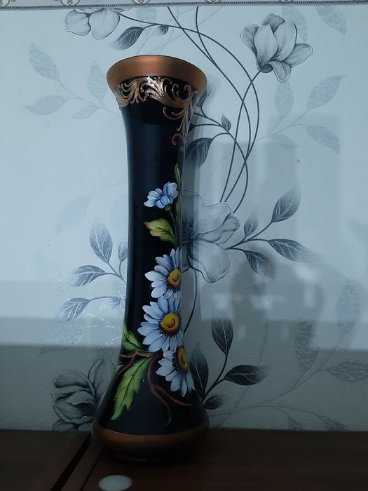 Продается ваза , 2 штуки одинаковые.