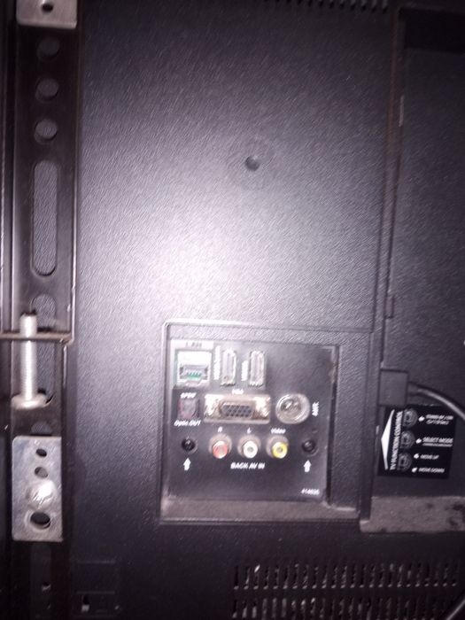 Телевизир HITACHI-40 инча.