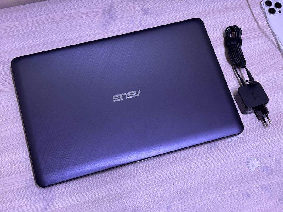 ASUS VivoBook X543M 4 ГБ 1 ТБ