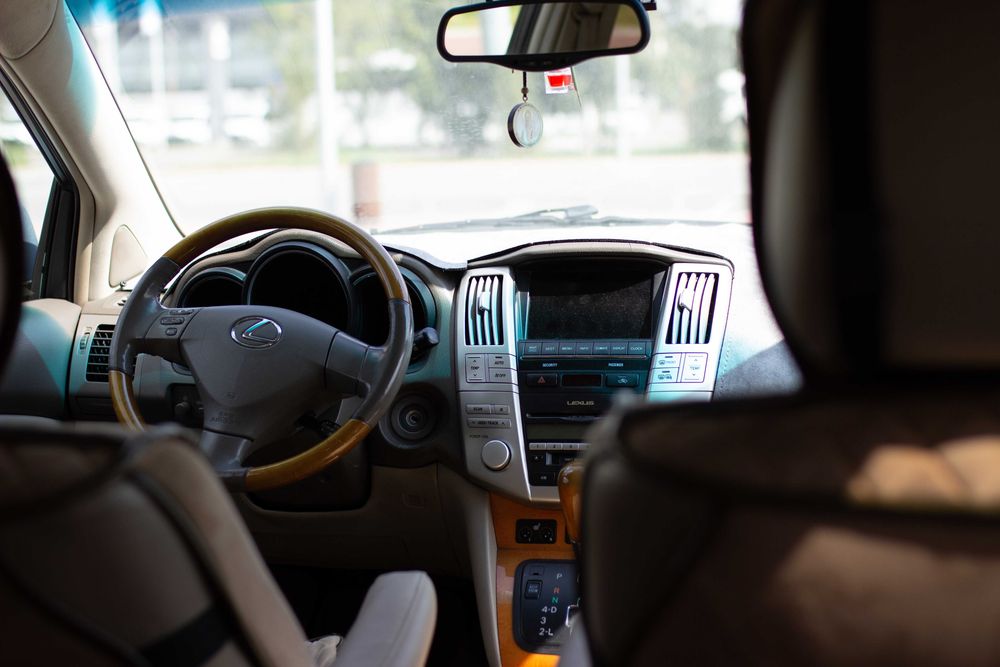 Продаю Lexus RX 330