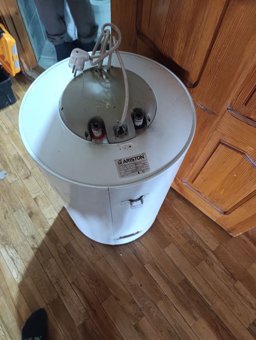Продам Аристон в рабочем состоянии
