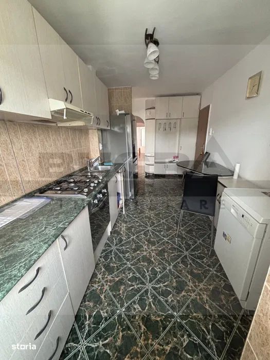 Apartament cu 4 camere, 76 mp, decomandat,  zona Piata Flora