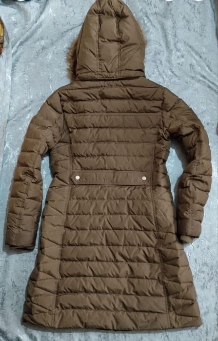 Vând geacă dama umpluta cu puf Tommy Hilfiger!