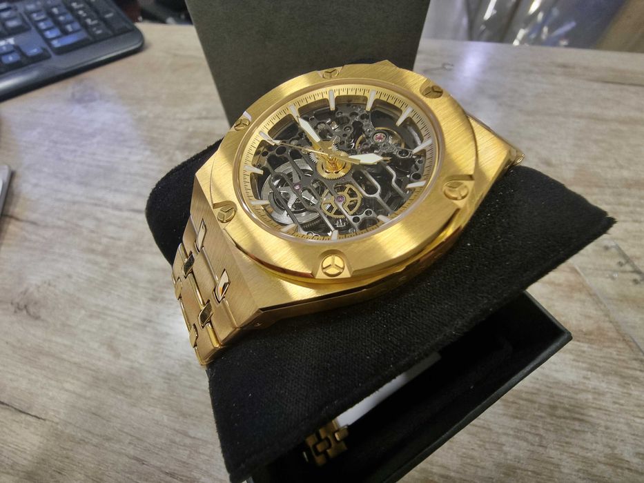 Златист автоматичен часовник Trendhim