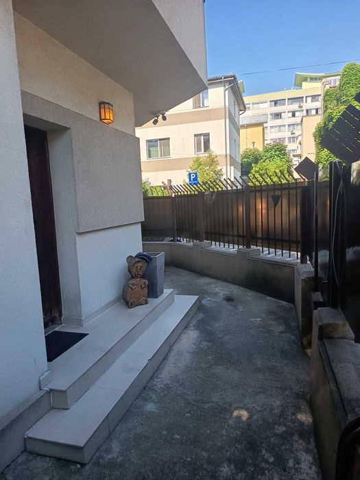vila 150 mp tineretului, renovata, centrala proprie, curte plus 3 locuri parcare
