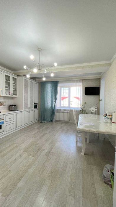 Продам 3 комнатную Батыс 2