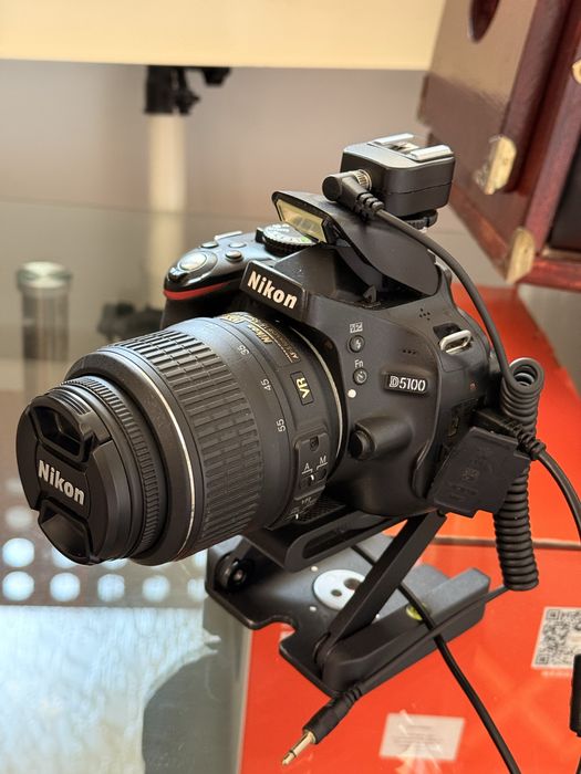 Nikon D5100 + Obiectiv 18-55mm VR – Ideal Photo Booth / Cabină Foto