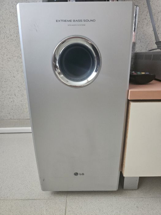 Продавам аудио система за домашно кино