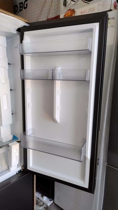 Комбиниран Хладилник с фризер Candy-Кенди 182.5 см 279 л No Frost