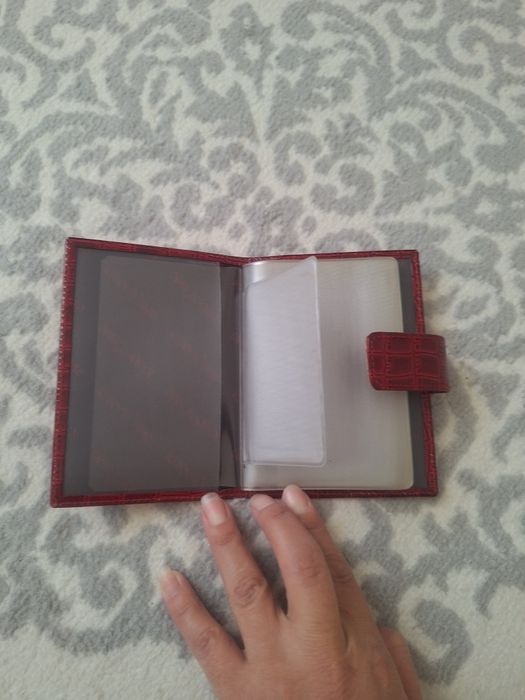 Продам  документницу