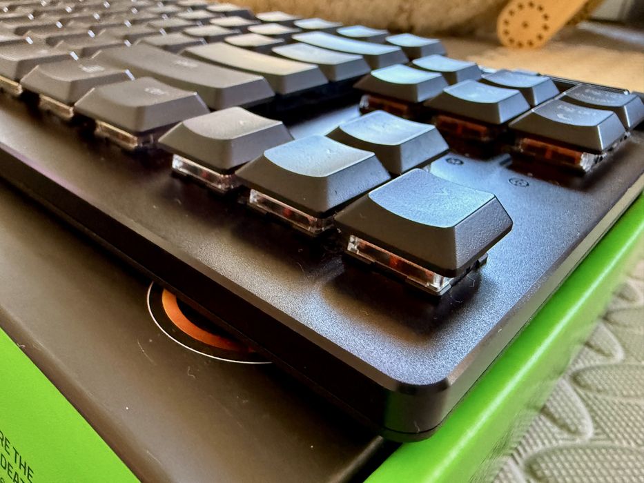 Клавиатура Razer Deathstalker v2 TKL Red Linear