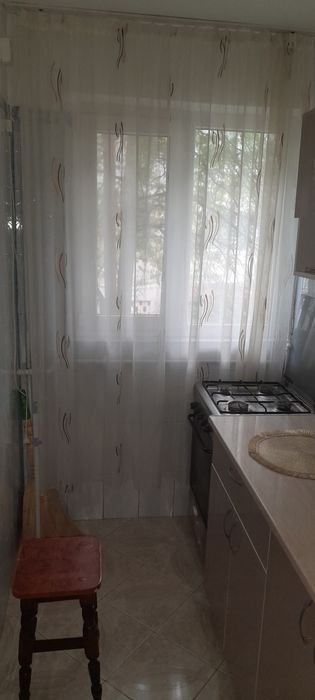 Inchiriez apartament