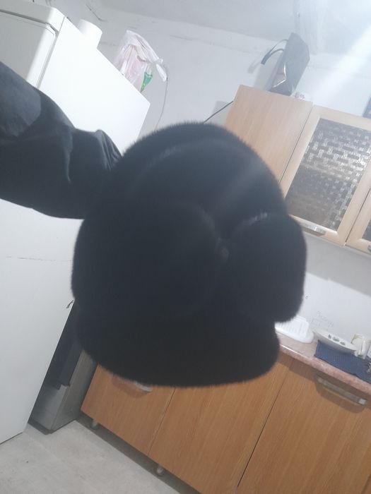 Продам шапку возможен торг